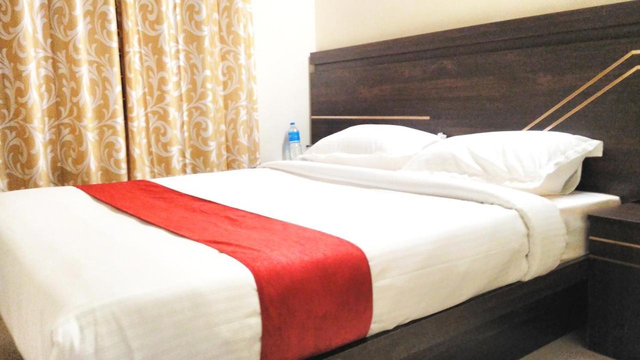 Leeland Munnar Bed and Breakfast Exteriör bild
