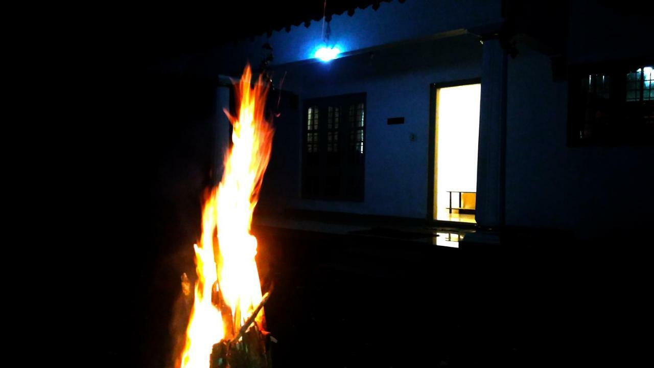 Leeland Munnar Bed and Breakfast Exteriör bild